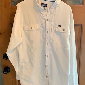 Men’s Patagonia shirt off white XL